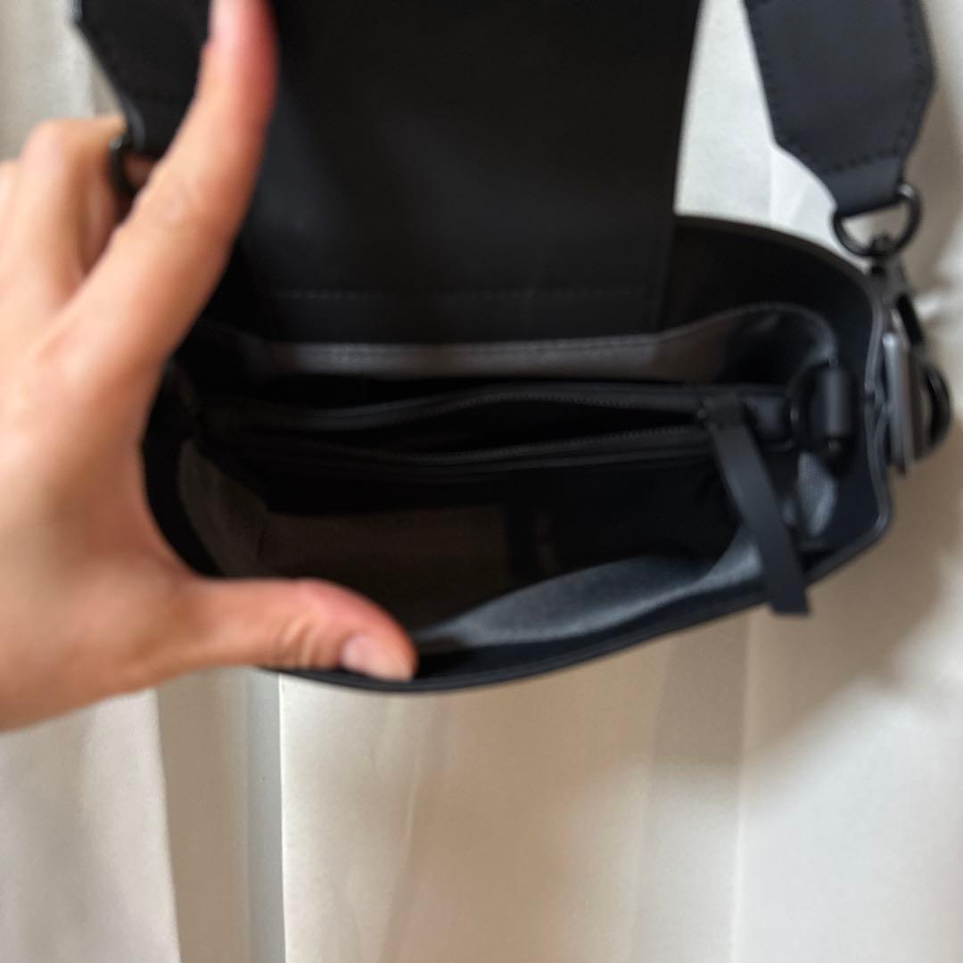 美品❤️GASTON LUGA スタッズ付きショルダーバッグ ブラック