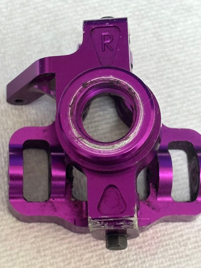 hpiサベージ アップライト　ナックル　ハブ