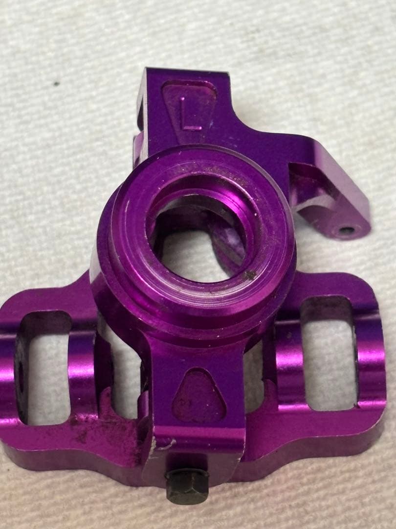 hpiサベージ アップライト　ナックル　ハブ