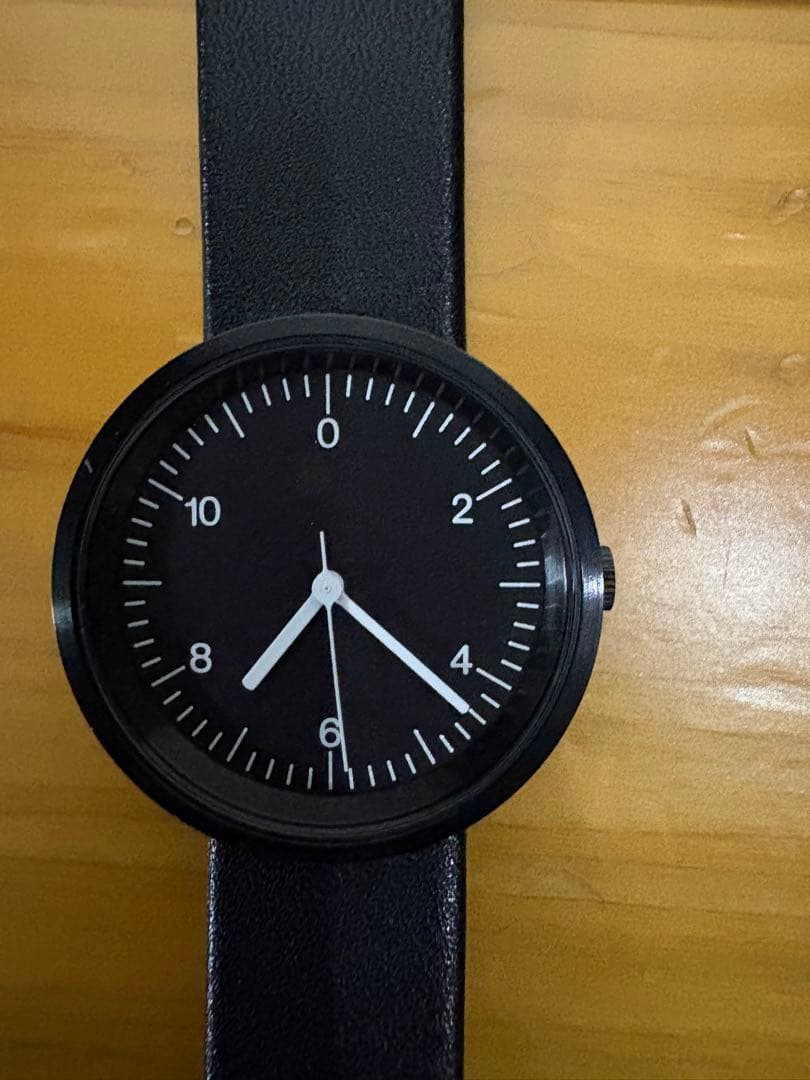 無印良品 ブラックレザーベルトアナログ時計