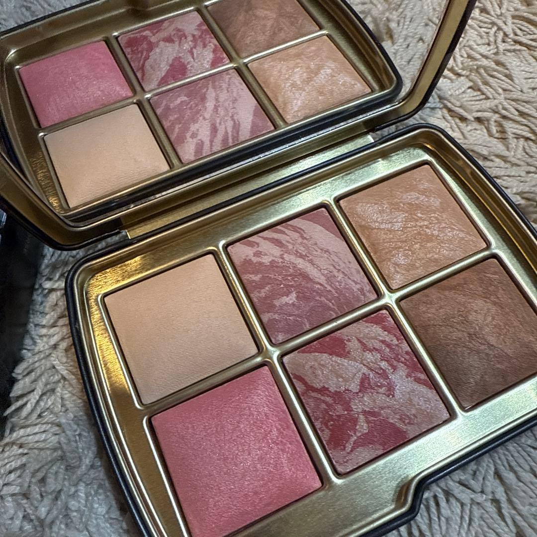 HOURGLASS マーブルチークパレット horse