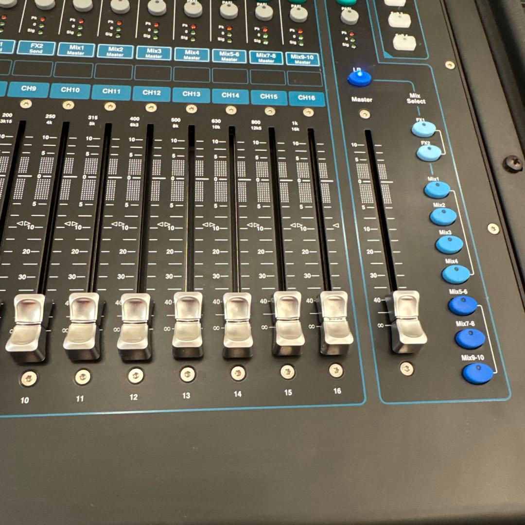 ALLEN&HEATH Qu-16c (SKBケース付き)