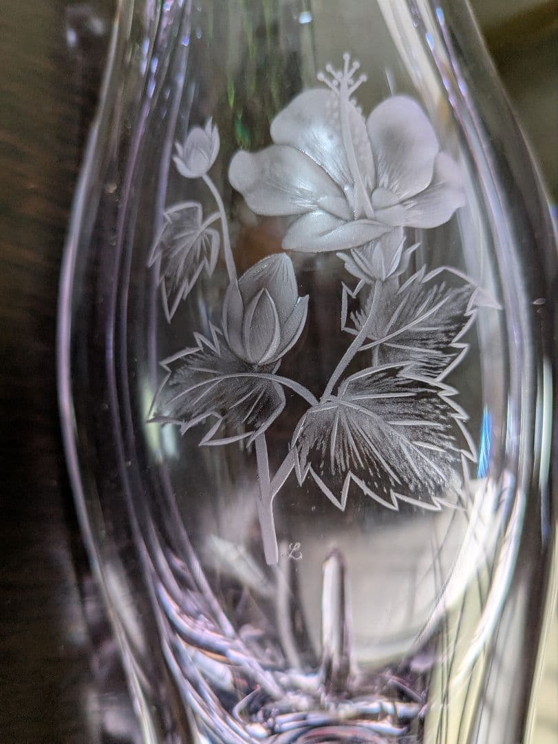 薄紫色の花瓶 アレキサンドライト サインアリ 変色ガラス 28cm お値下げ中