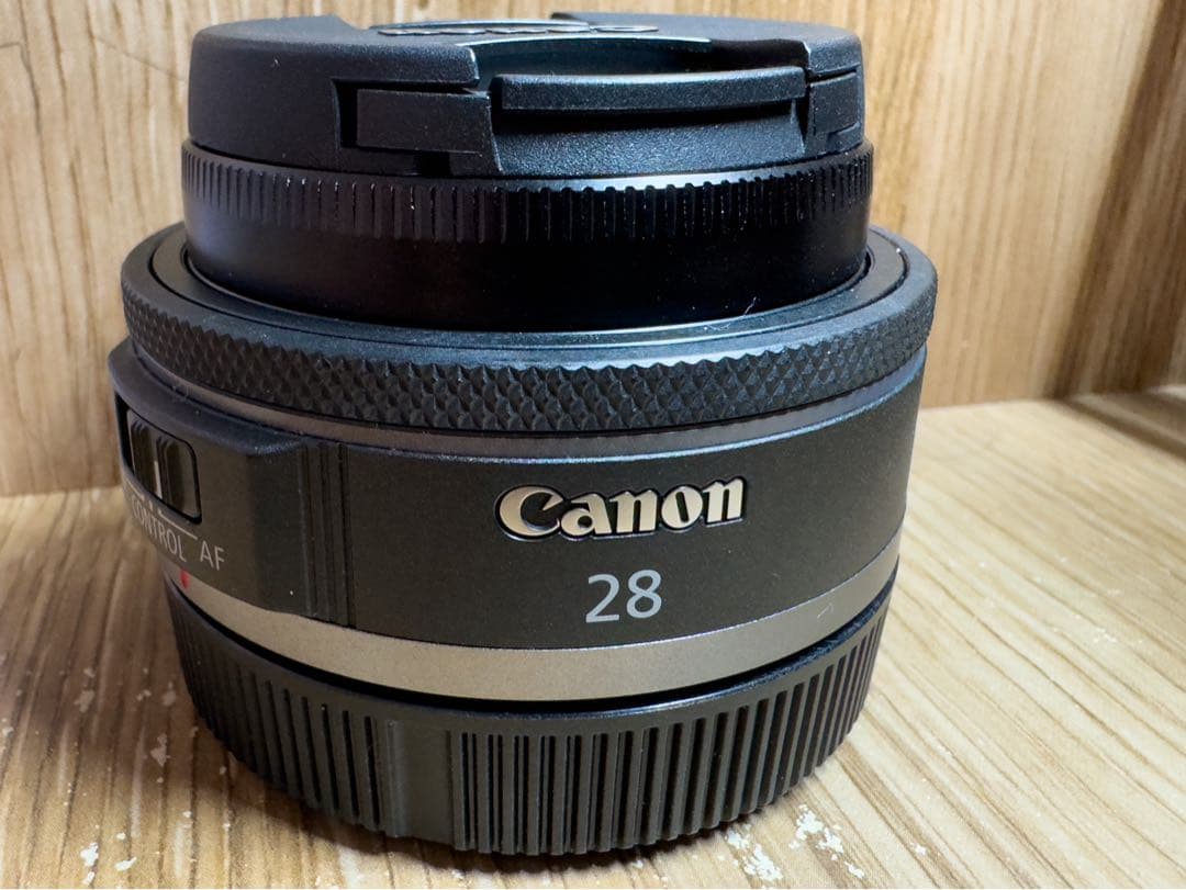 RF28mm f2.8 STM 純正レンズフード付き！