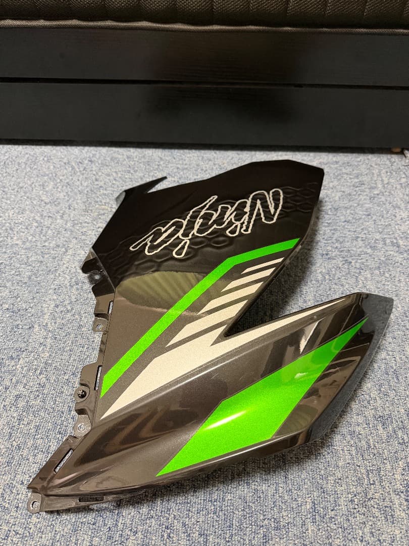 ninja400 純正サイドカウル（左、右） 2024年式 - メルカリ