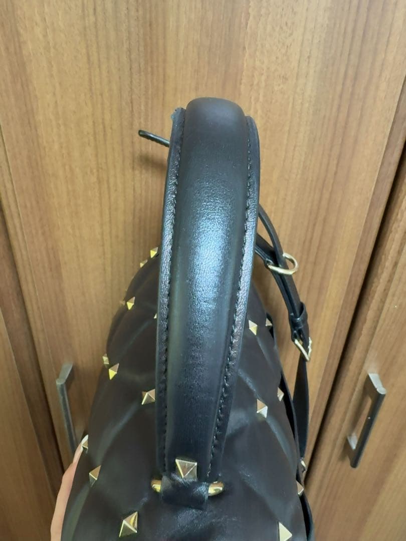 ¥82,000→¥69,500バレンティノ キャンディースタッズレザーバッグ