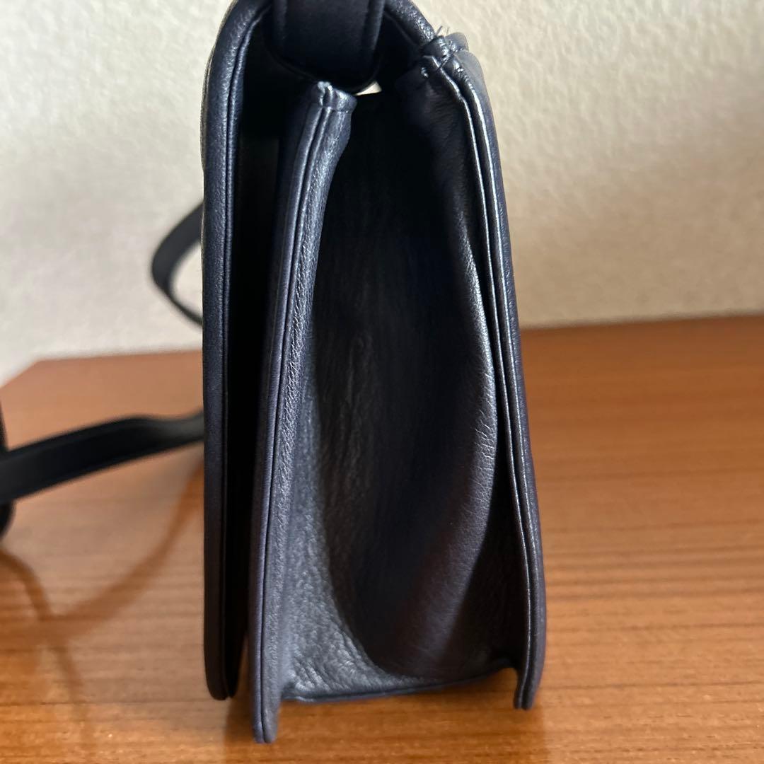 ヴァレンティノ ガラヴァーニ ショルダーバッグ　ネイビー