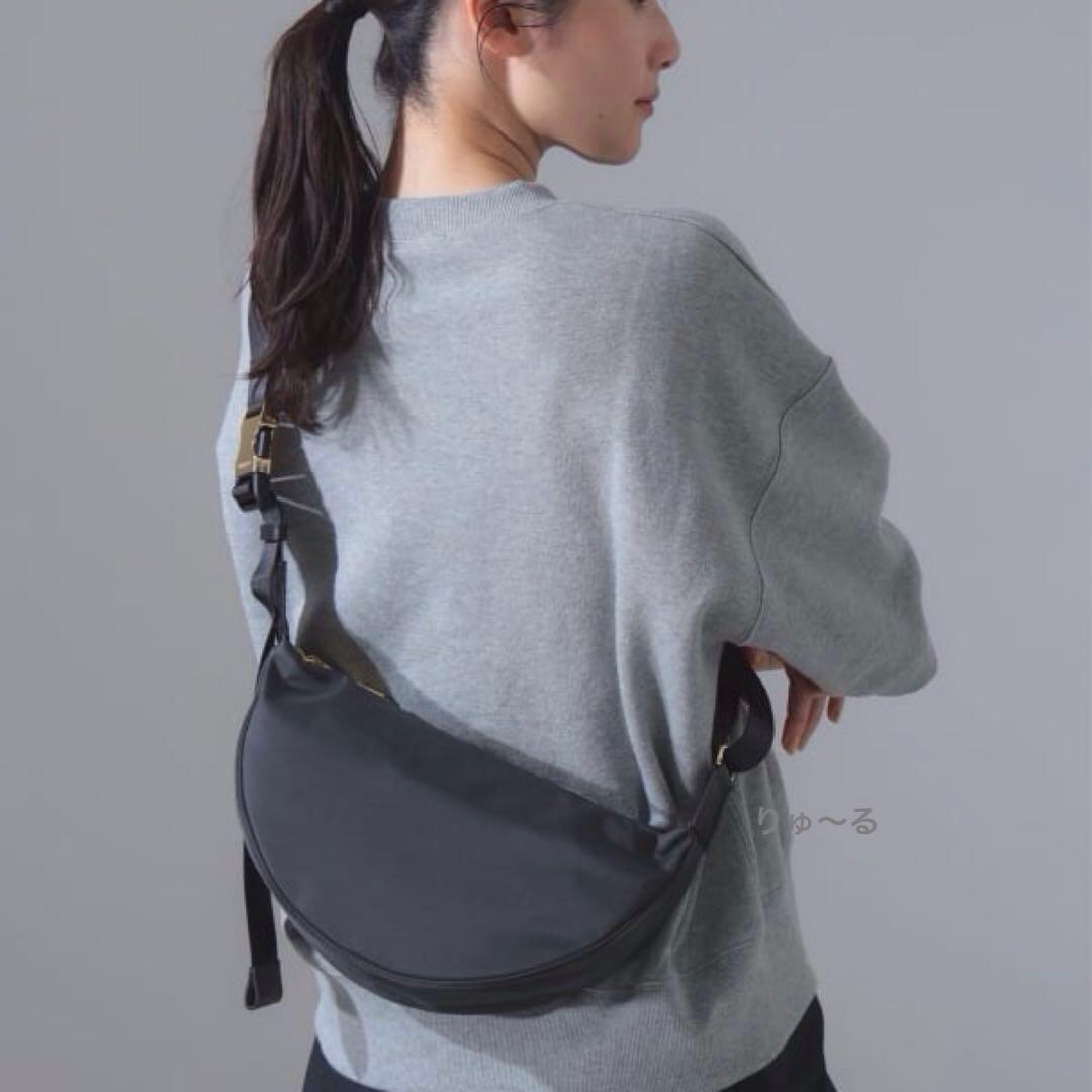 美品⭐️ヴィオラドーロ BIANCA ナイロンショルダーバッグ／グレー×ブラック