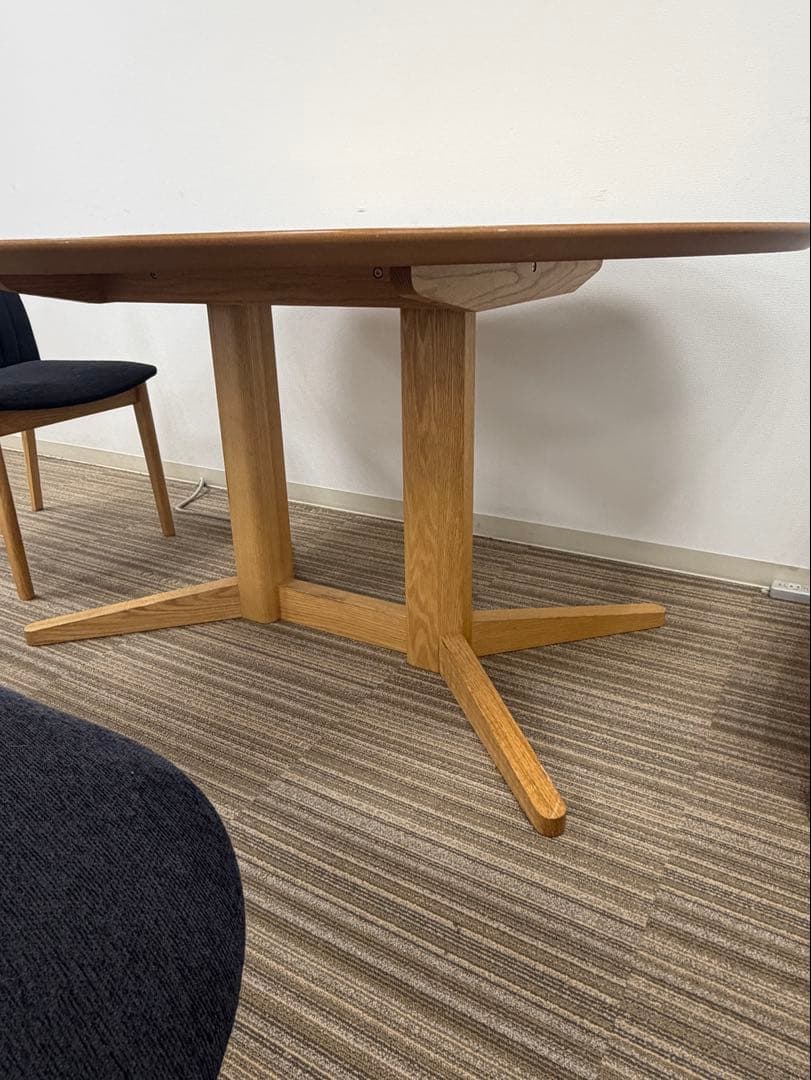 楕円形木製ダイニングテーブルセット