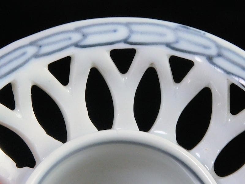 古伊万里 染付 透かし 波千鳥の図 盃台 D195AS-fbhb S115393585