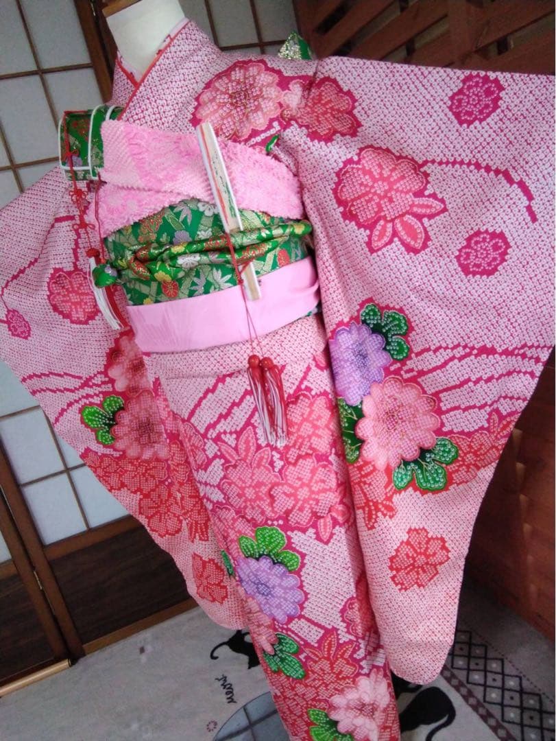 a です。7歳向け・表側正絹・お着物のセットです