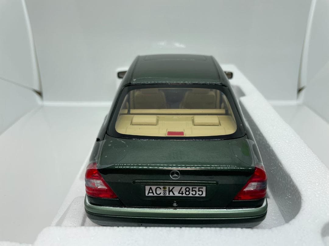 304-038 ノレブ 1/18 メルセデスベンツ C-Class 1993