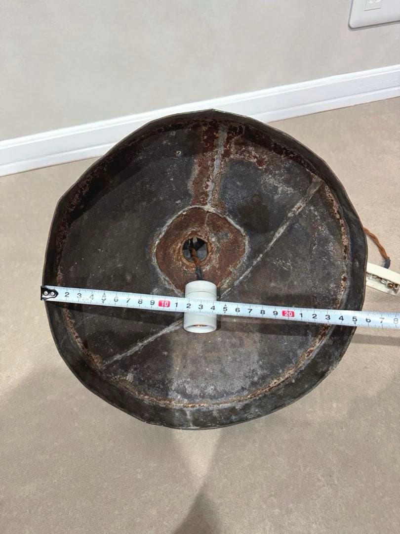 大きなブリキシェードのペンダントライト 古道具 照明 リメイク ブロカント