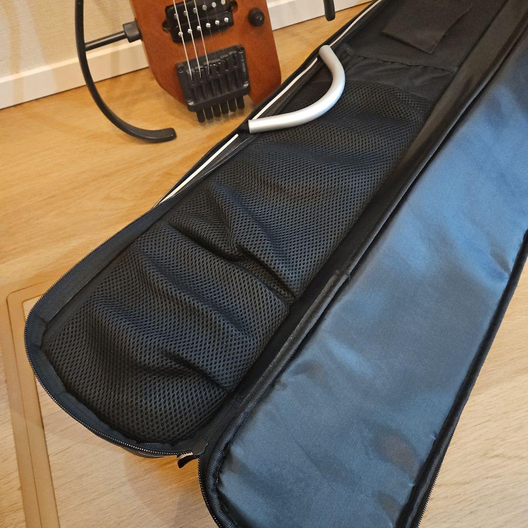 青シャツ　Donner HUSH-X エレキギター