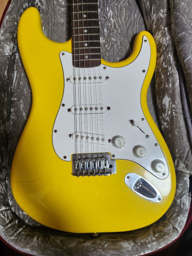 Squier by Fenderストラトキャスター ケース付 - ギター送料 無料