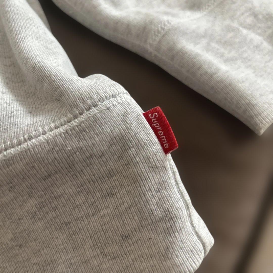 エレン Supremeパーカー