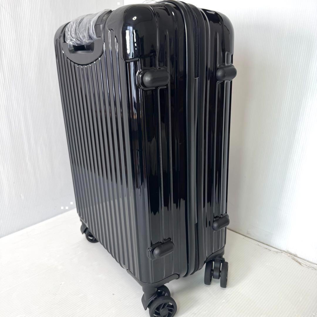 リモワ サルサデラックス 23L 機内持ち込み 4輪 TSAロック 前面