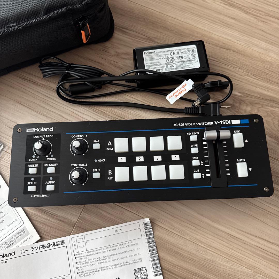 【ほぼ未使用】Roland V-1SDI ビデオスイッチャー ケース付き