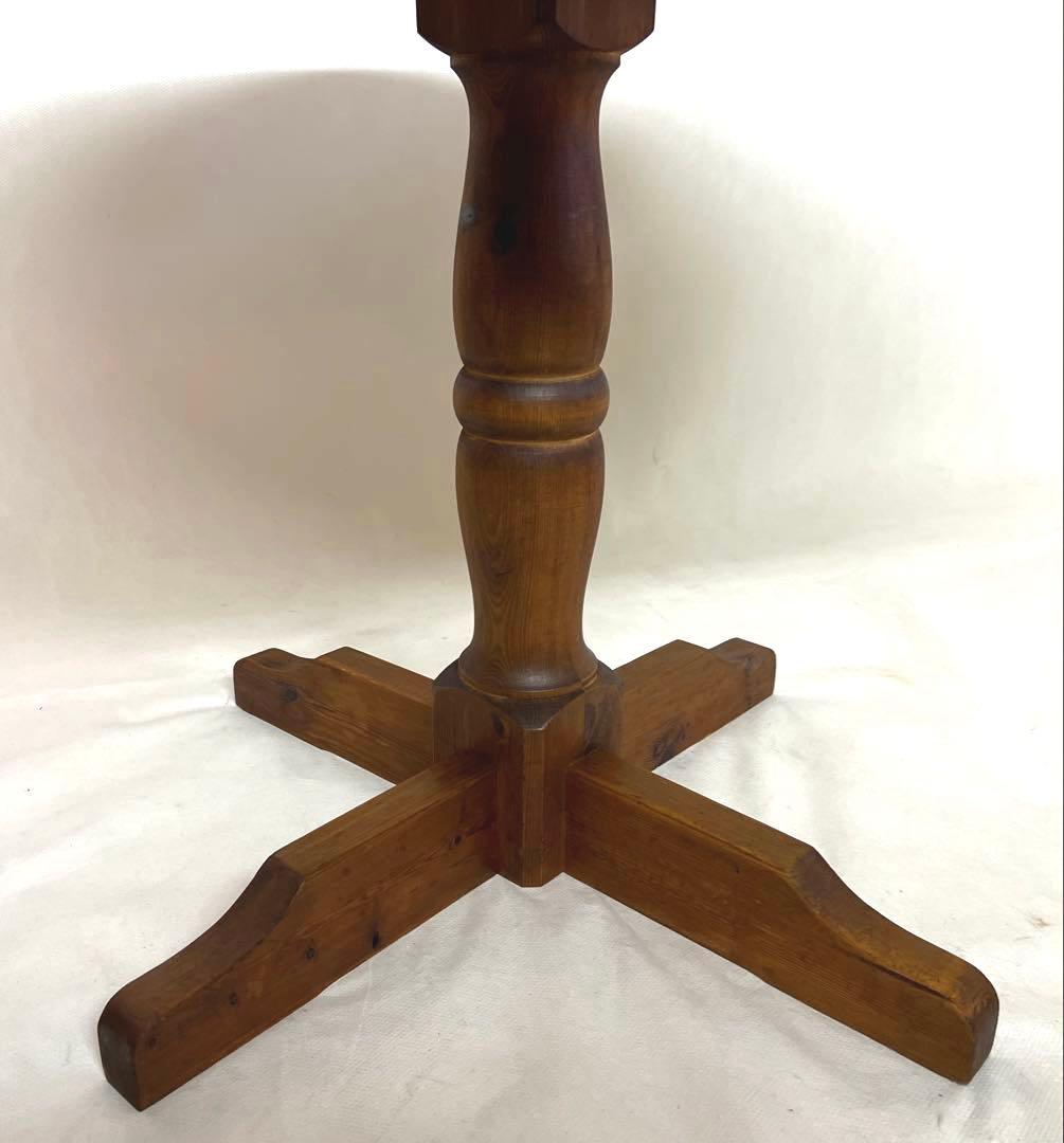 円テーブル・古いパイン材　　　　直径95cm・高さ73cm