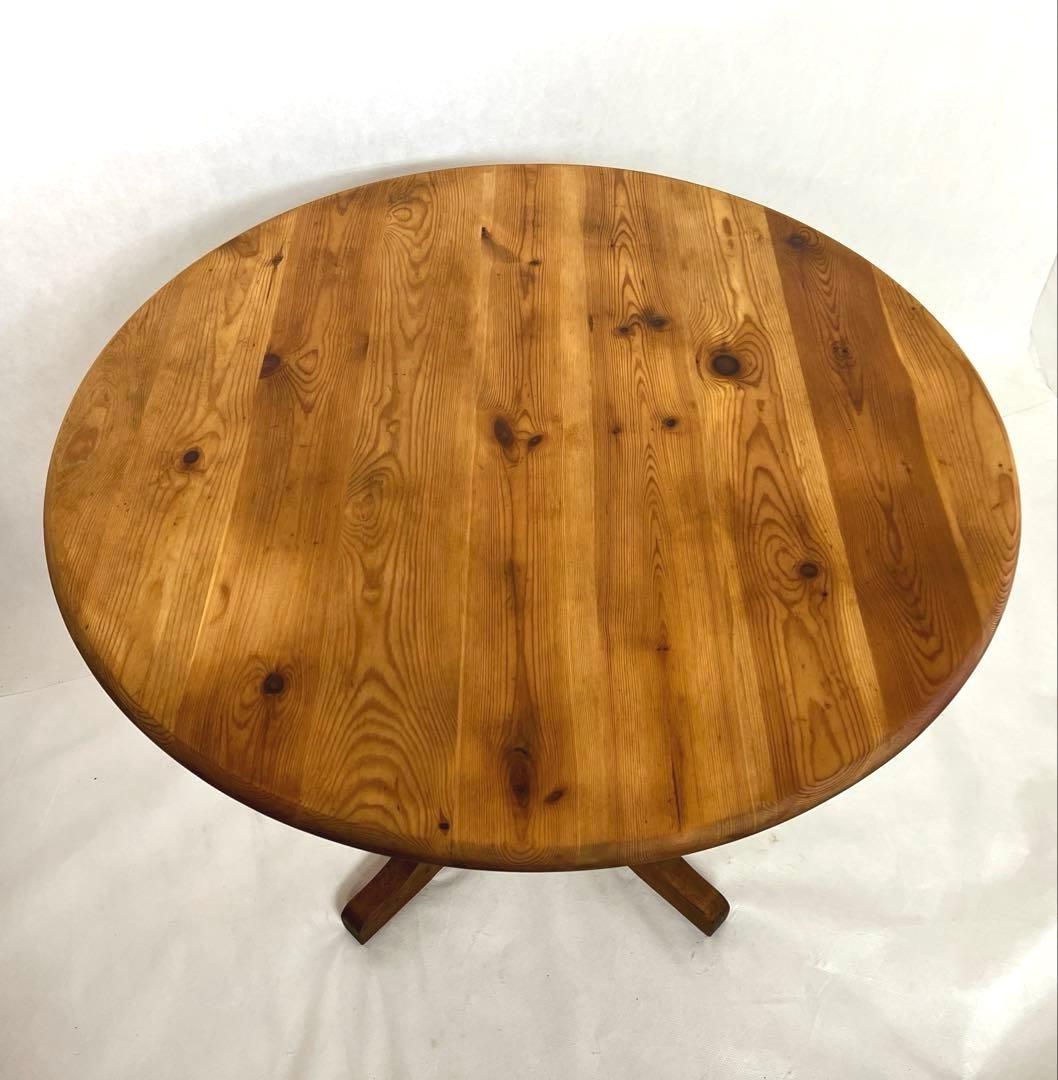 円テーブル・古いパイン材　　　　直径95cm・高さ73cm