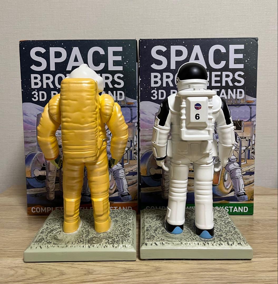 宇宙兄弟　ブックスタンド