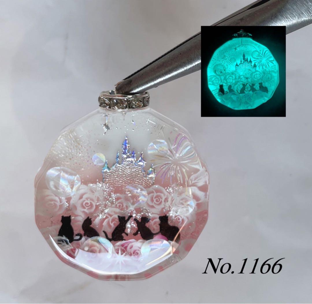 RUKURUKU/藤の花と天空の城と親子オオカミ　オルゴナイトキーホルダー