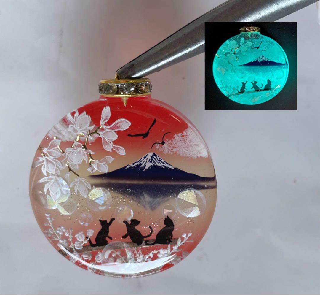 RUKURUKU/藤の花と天空の城と親子オオカミ　オルゴナイトキーホルダー