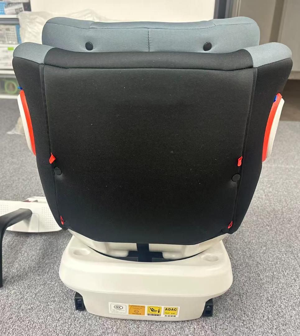 ✨新品✨チャイルドシートECE-R44/04適合 ISOFIX対応(0~12歳)