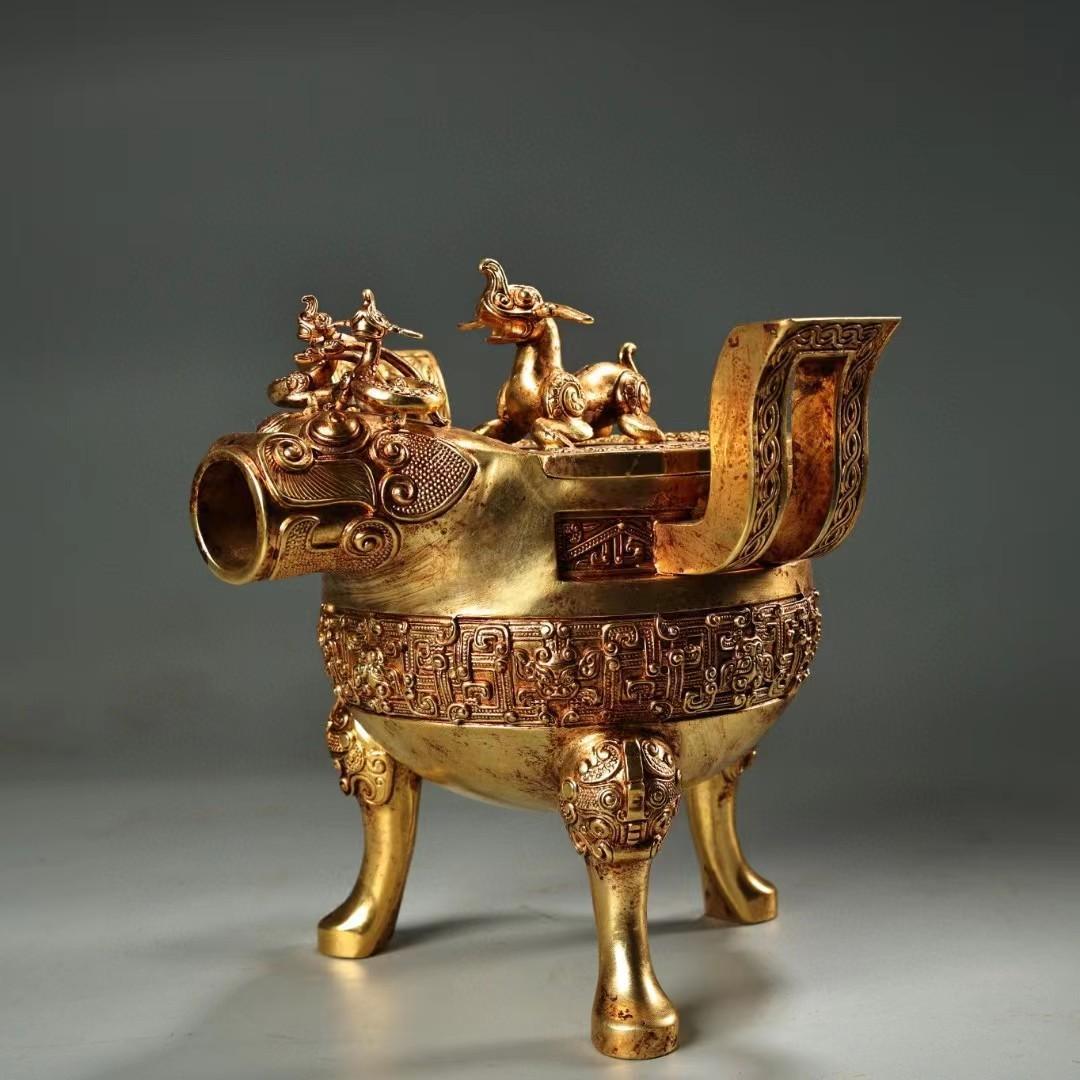 中国古美術・旧蔵鎏金獣面円鼎炉・純銅細密彫・純手作り・高浮彫・置物・茶道具・文房