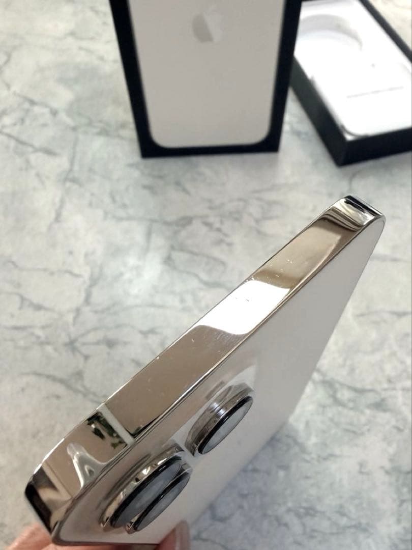 iPhone 13 Pro Max 本体ANKERケーブル➕レンズ保護カバー