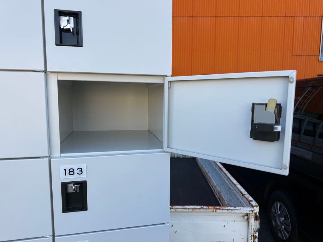 愛知 27人用ロッカー シューズボックス 中古 南京錠タイプ - メルカリ