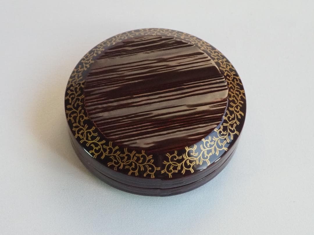 裏千家15世鵬雲斎御書付『面唐草絵曲香合』初代橋村万象