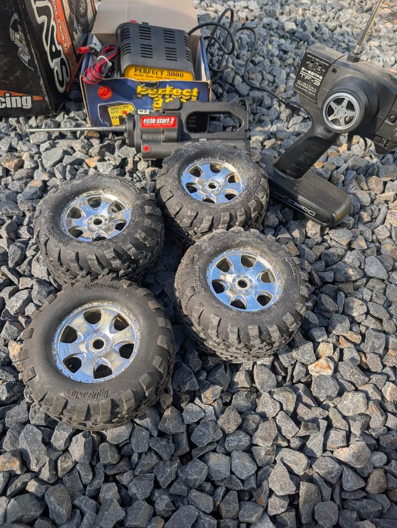 【ジャンク、現状渡し】Savage X ガソリンエンジンRCカー