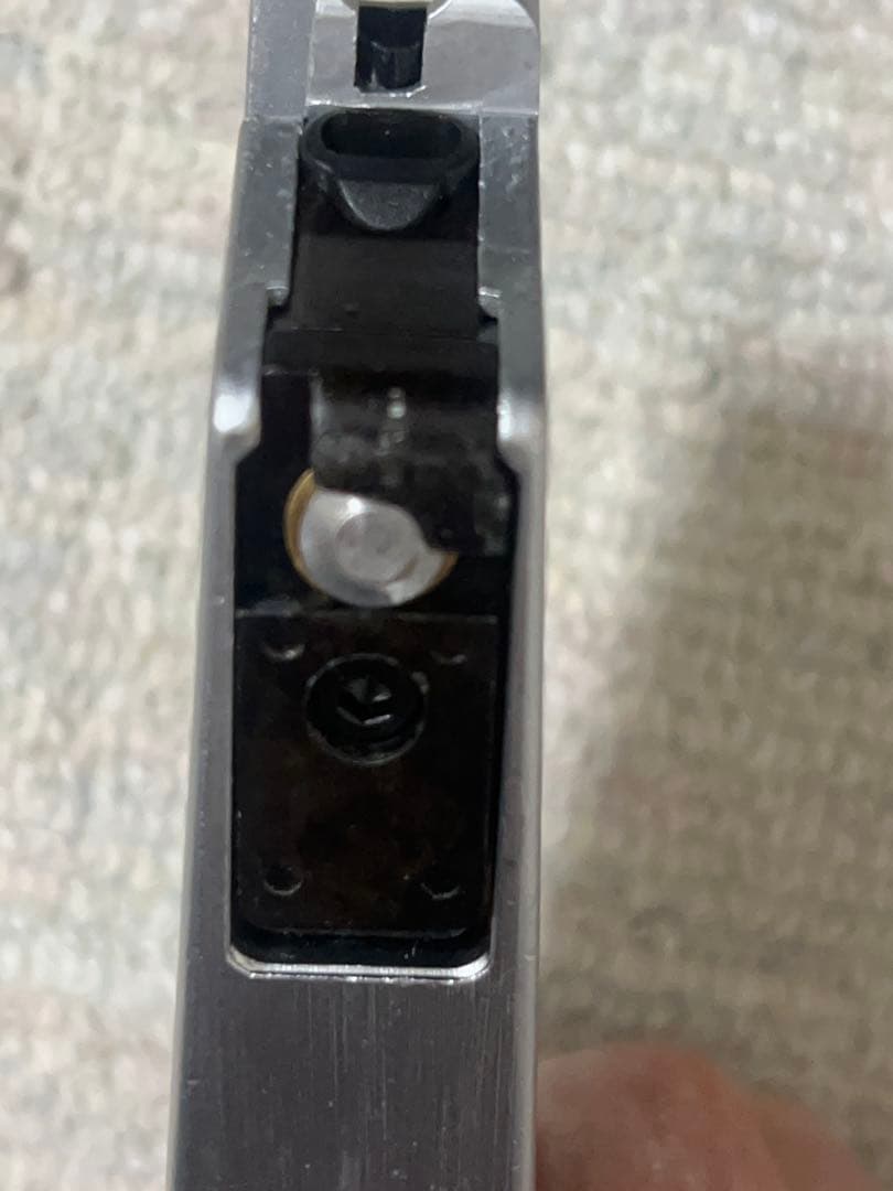 ウエスタンアームズ ベレッタ ガスガン シルバー/ブラック レール付き