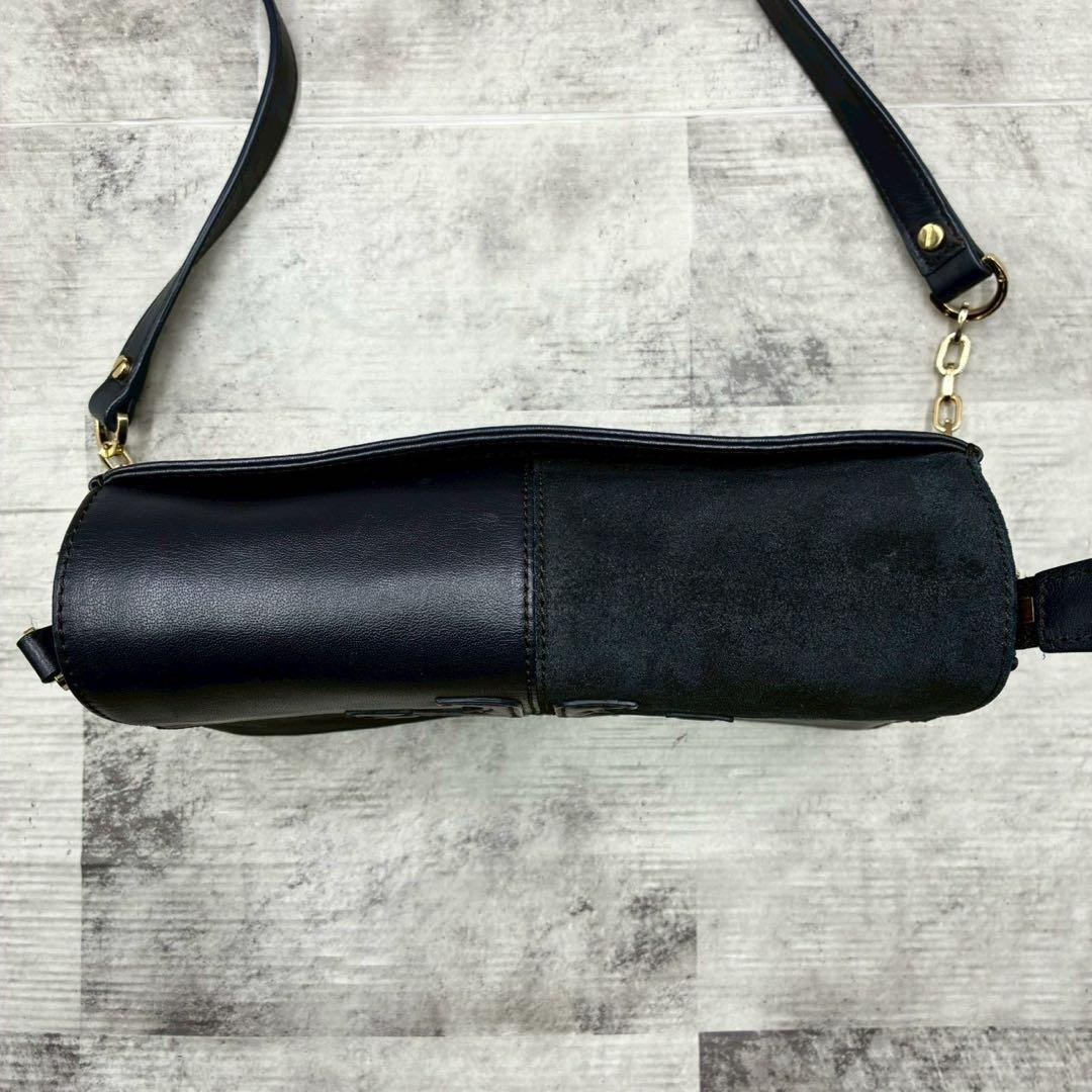 極美品 トリーバーチ エンボス デカロゴ チェーン ショルダーバッグ 斜め掛け