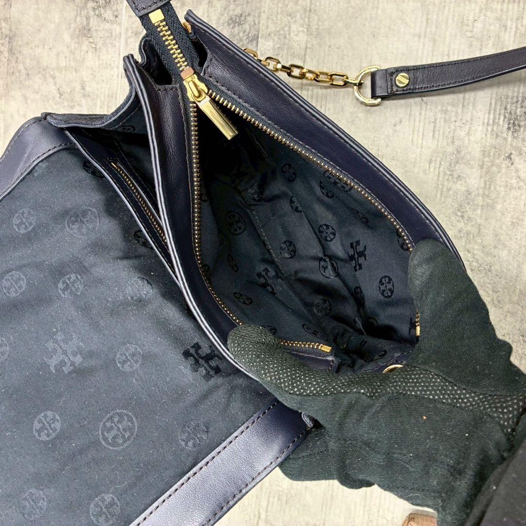 極美品 トリーバーチ エンボス デカロゴ チェーン ショルダーバッグ 斜め掛け