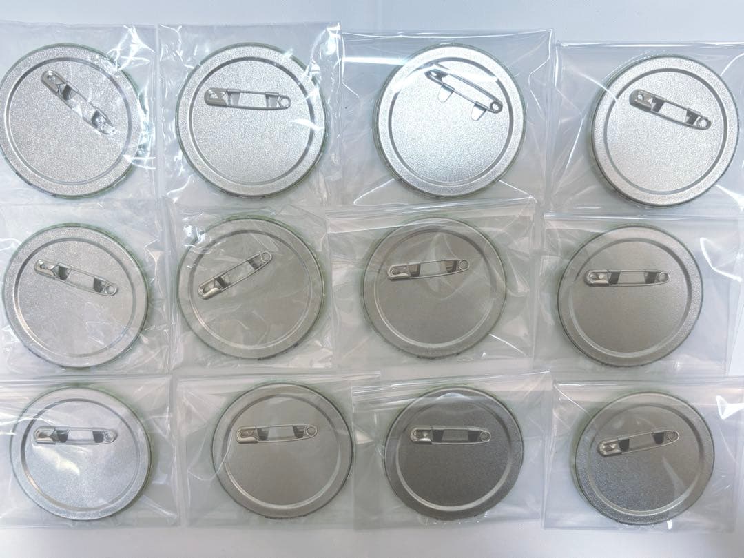 【匿名配送】進撃の巨人リヴァイひなたぼっこver.