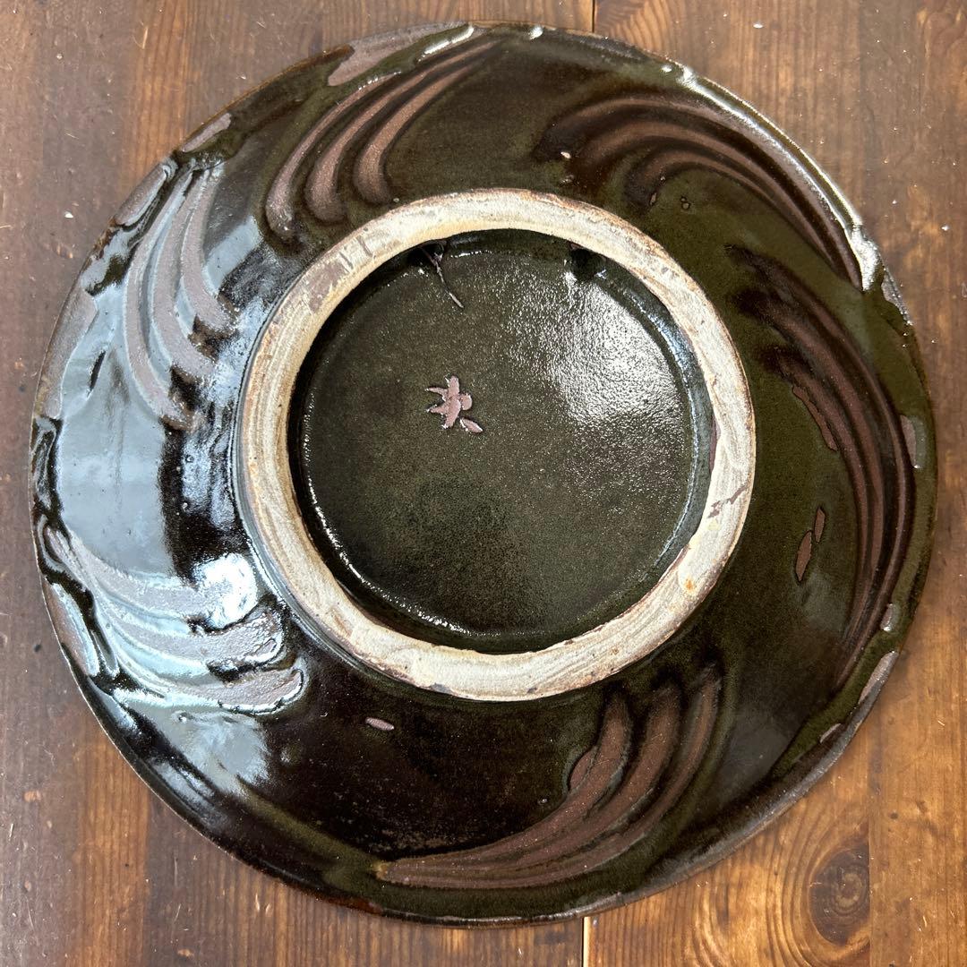 沖縄 やちむん 人間国宝 金城次郎 魚エビ 重ね焼 壺屋焼 魚紋 七寸