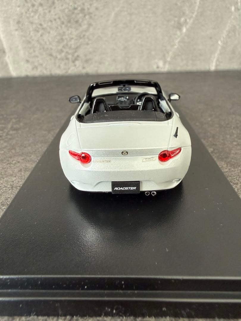 【美品】　マツダ　NDロードスター　1/43スケール　ミニカー