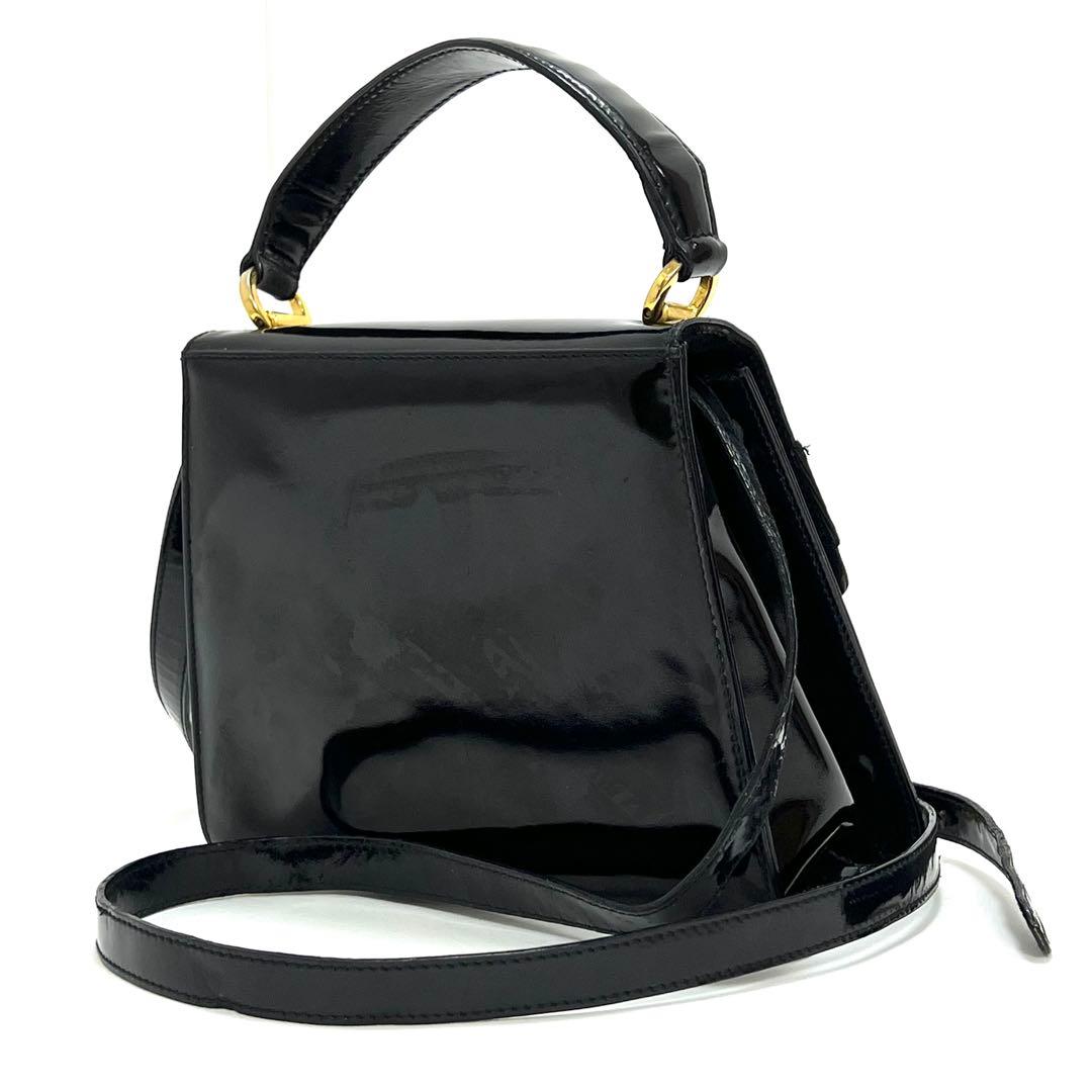 フェラガモ　ショルダー ハンドバッグ　2WAY　ヴァラリボン パテントレザー