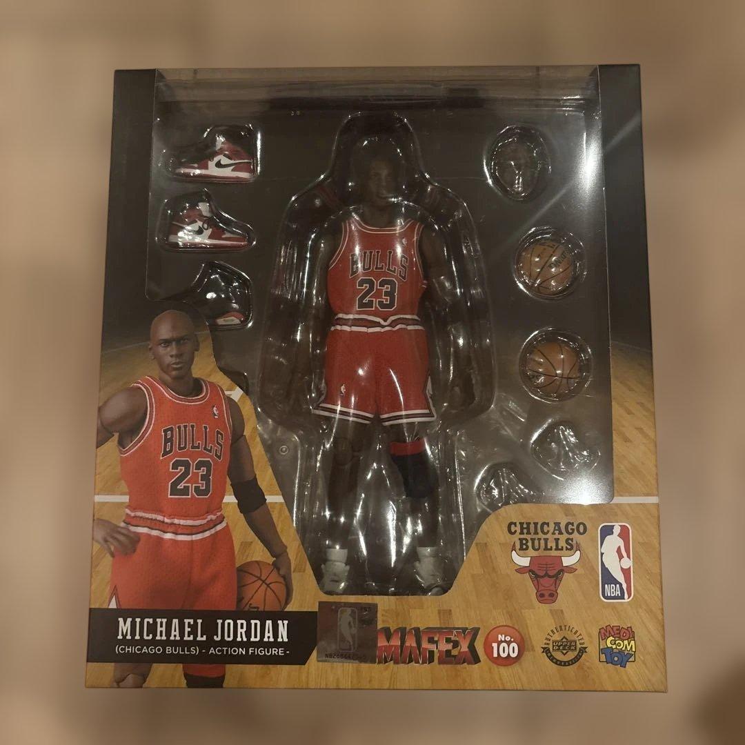 未開封 MAFEX マイケル・ジョーダン & レブロン・ジェームス フィギュア