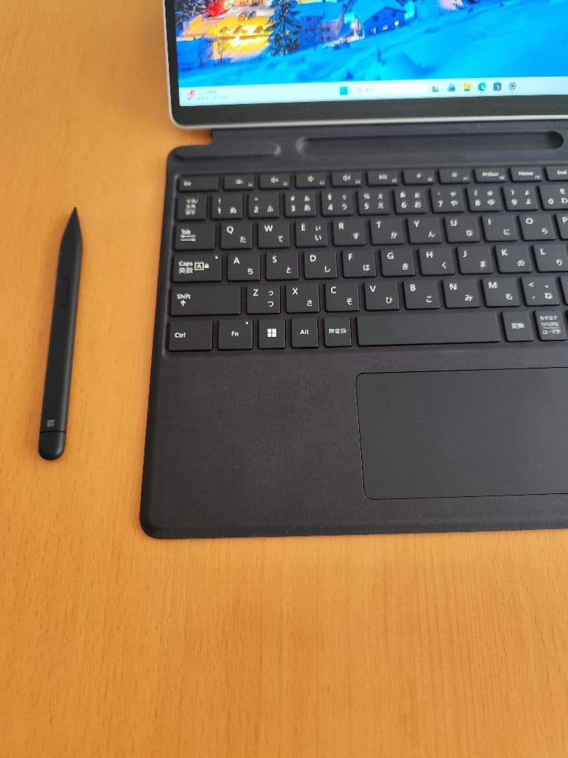 Surface Pro 9 本体 + キーボード + スタイラスペン - メルカリ