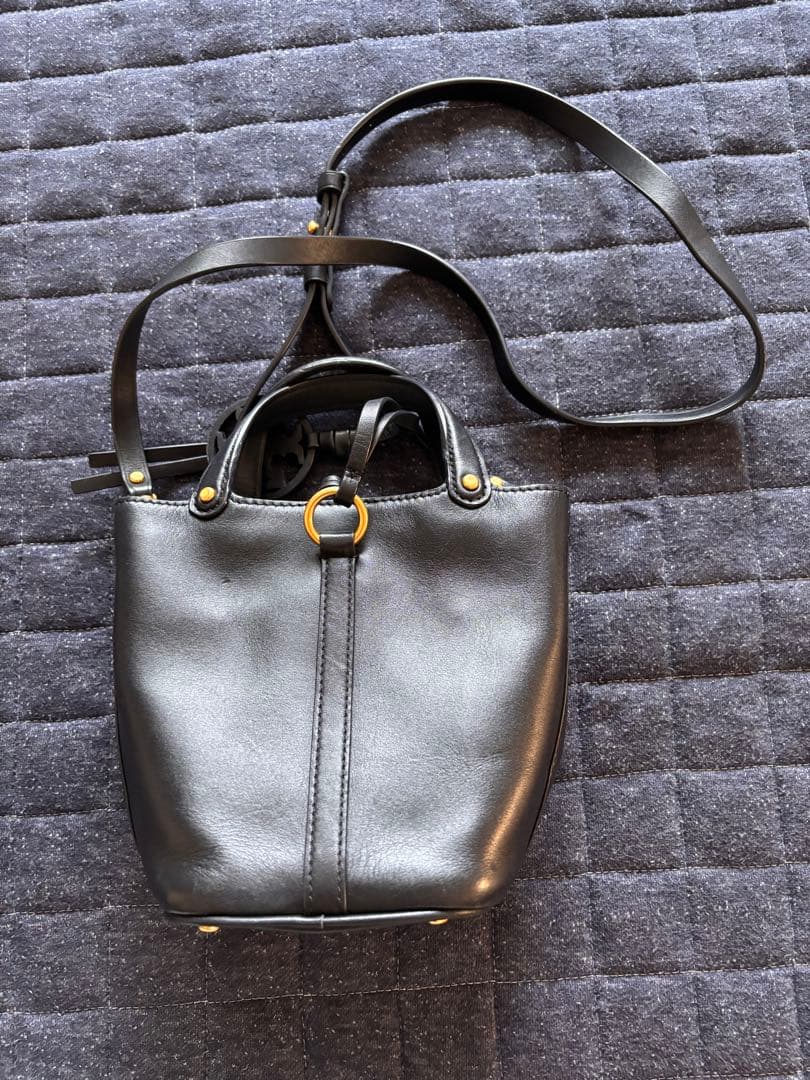 美品　Tory Burch ブラック　レザー　ショルダーバッグ