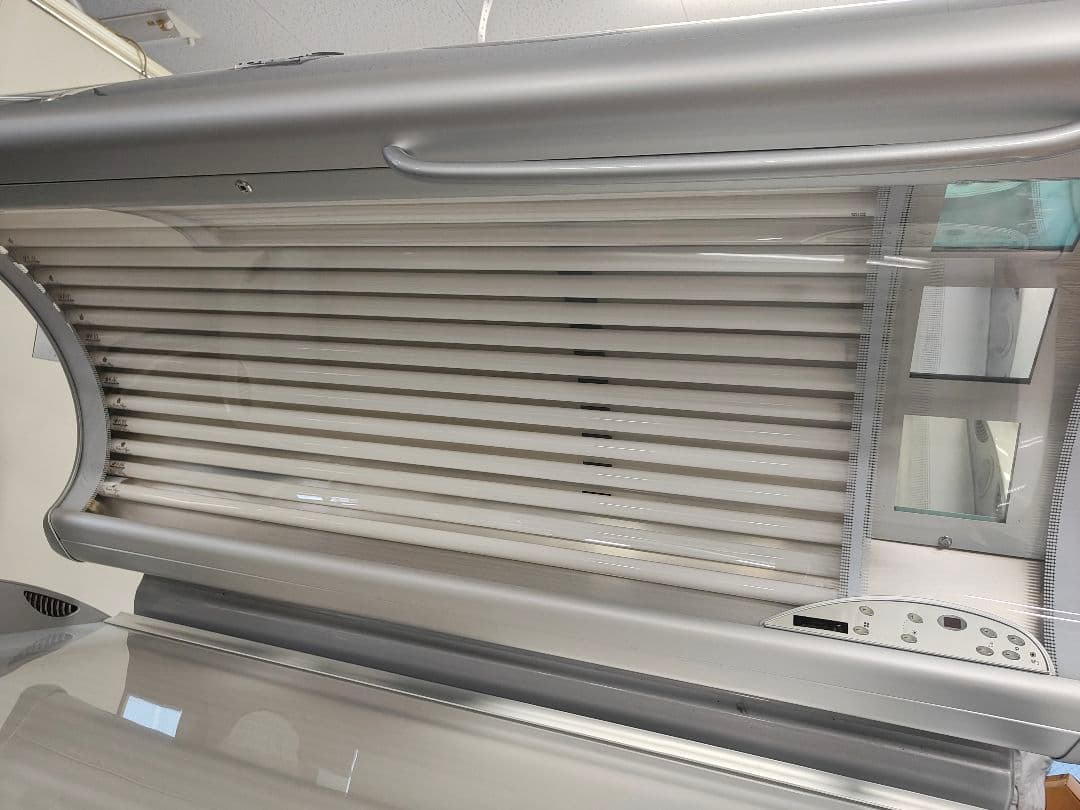 uwe LOTUS タンニングベッド 日焼けマシン