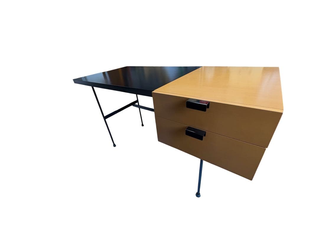 ピエールポラン　デスク