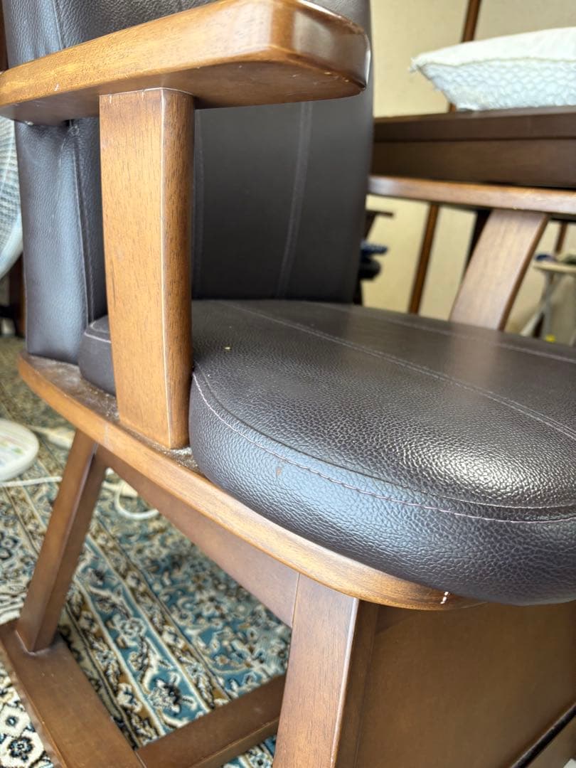 大幅値下げ!こたつ付きダイニングテーブル　回転椅子2セット