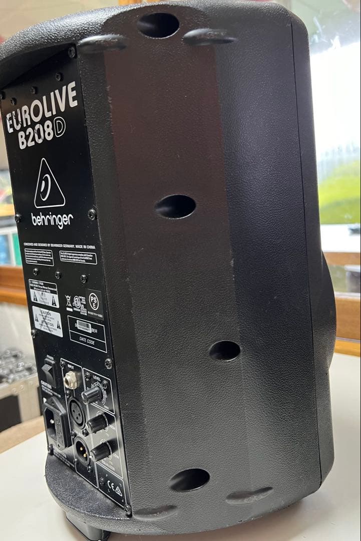 behringer EUROLIVE B208D スピーカー