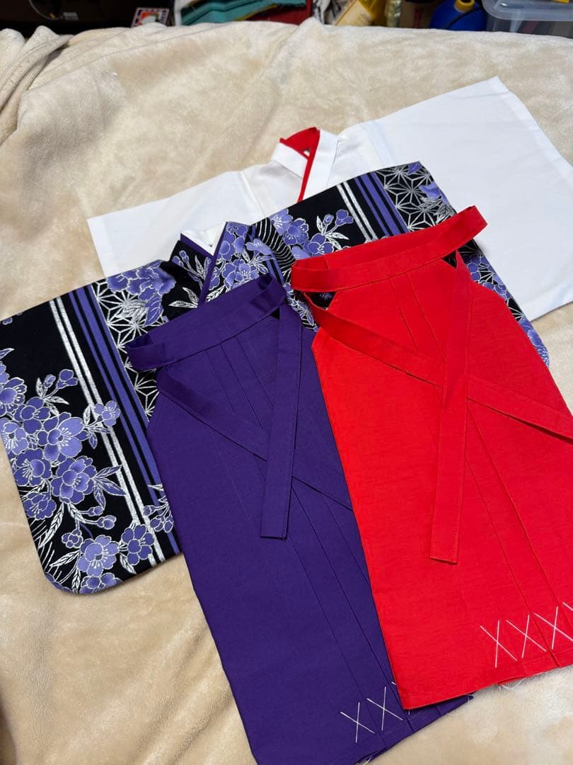 なの様 専用 黒地銀彩牡丹柄着物袴