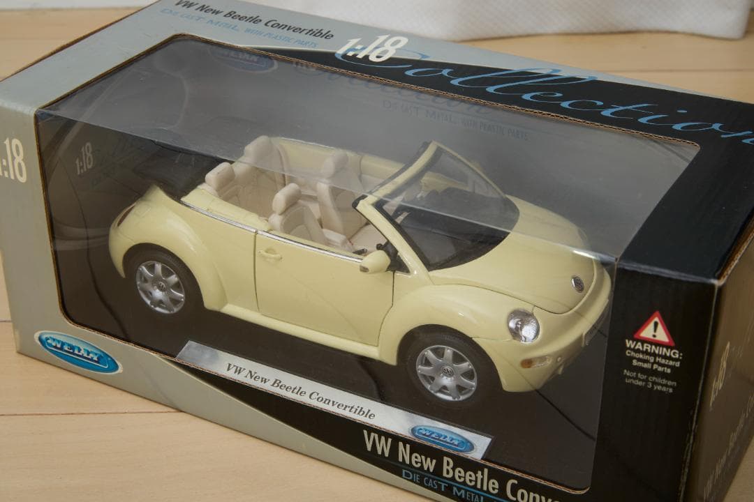 ミニカー Welly - VW New Beetle Convertible 1:18