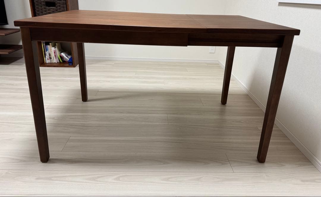 ウォルナット折りたたみ式ダイニングテーブル